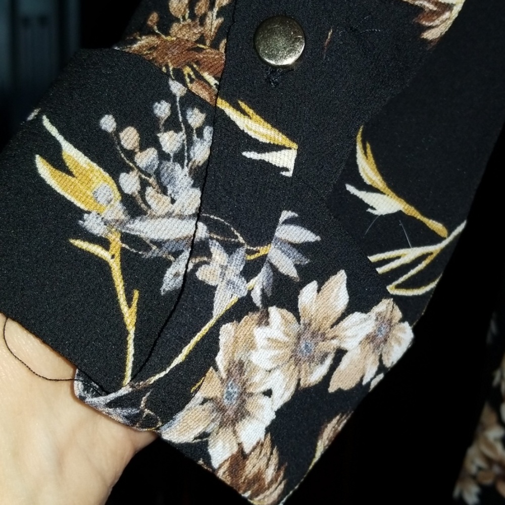Ladies blouse - Picture 3 of 4